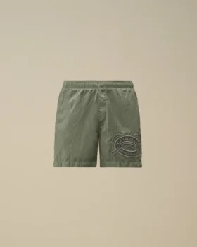 Badeshorts mit Eco-Chrome R-Grafikstickerei