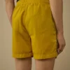 Badeshorts mit Eco-Chrome R-Grafikstickerei
