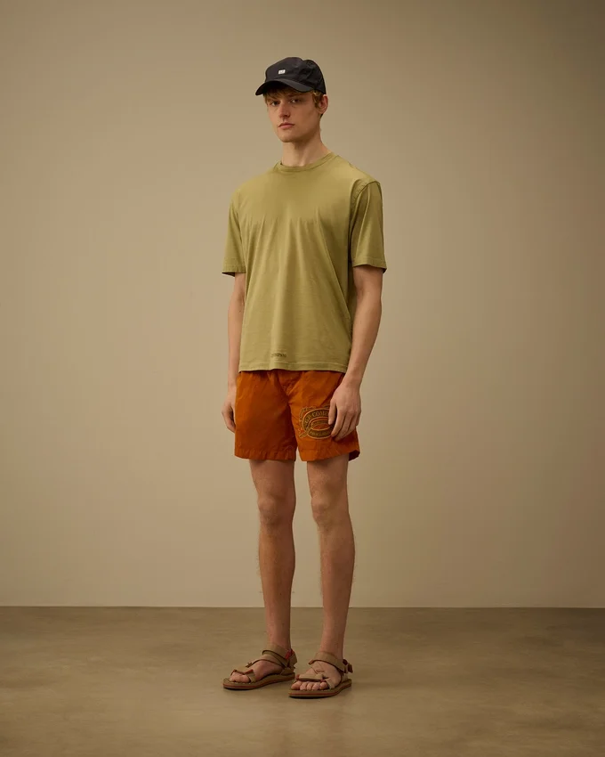 Badeshorts mit Eco-Chrome R-Grafikstickerei