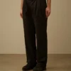 Baumwoll-Gabardine-Hose mit lockeren Abnähern