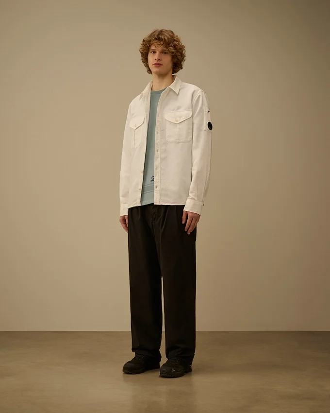 Baumwoll-Gabardine-Hose mit lockeren Abnähern