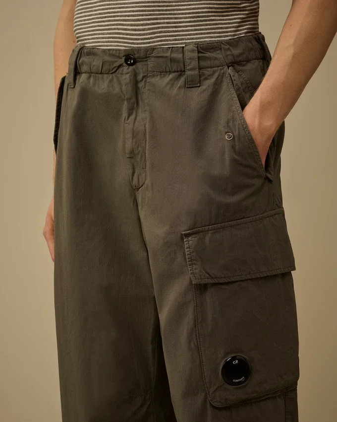 Boxy-Cargohose aus Baumwoll-Ripstop mit Lens-Detail
