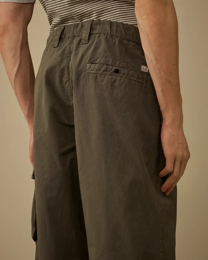 Boxy-Cargohose aus Baumwoll-Ripstop mit Lens-Detail