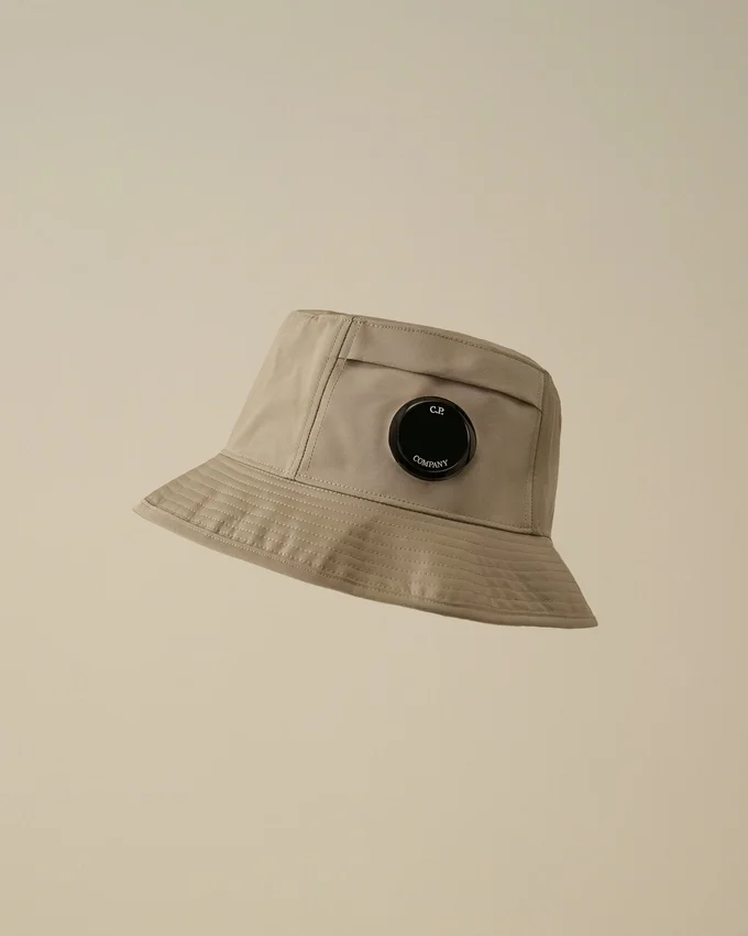 Bucket-Hat mit Chrome-R-Lens