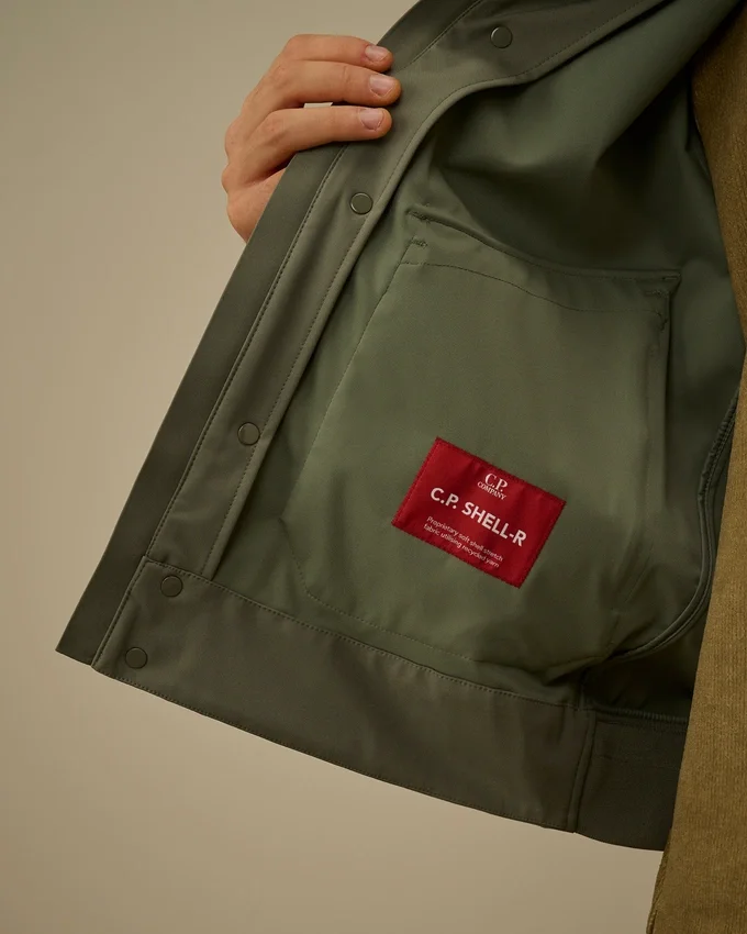 C.P. Shell-R Hidden Hood Lens Jacke