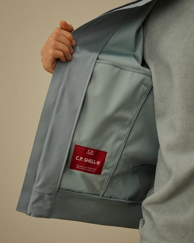 C.P. Shell-R Kapuzenjacke „Lens“