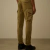 Cargo-Hose aus Stretch-Satin mit ergonomisch abgerundeten Taschen für die Lens-Brille