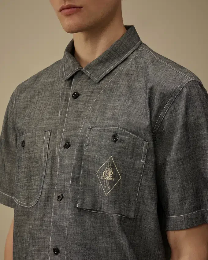 Chambray-Hemd mit kurzen Ärmeln und Knopfleiste