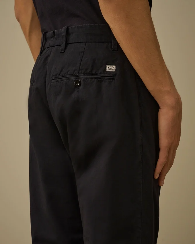 Chino-Hose aus Baumwollgabardine in Regular-Passform