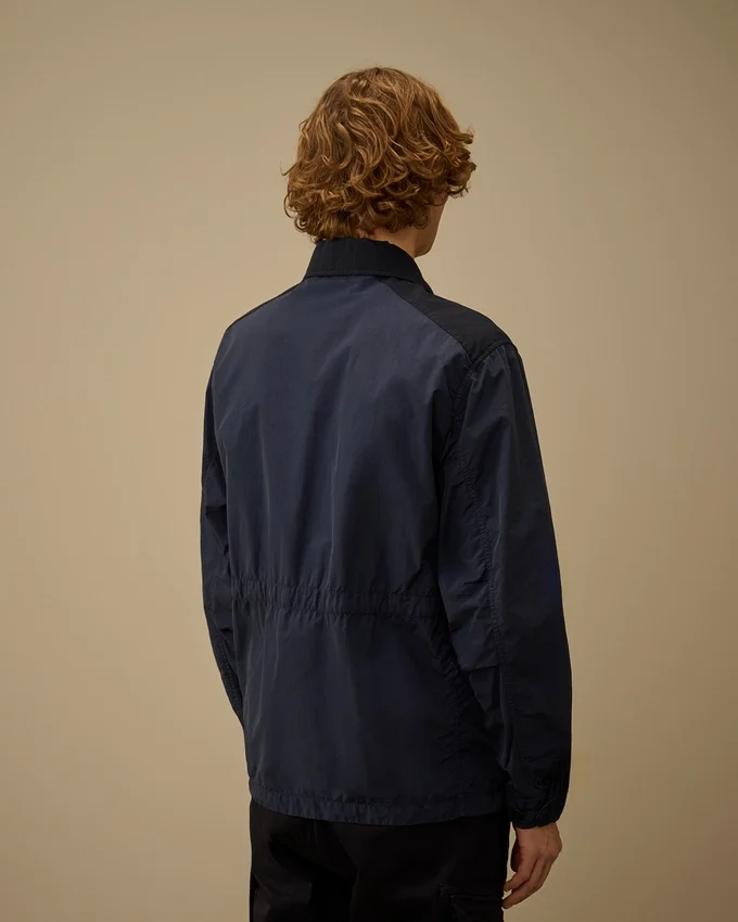 Flatt Nylon-Jacke mit gemischten Knöpfen und Linsen