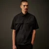 Gabardine-Kurzarmhemd mit Knopfleiste aus der Metropolis Series