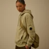 Kapuzen-Sweatshirt aus diagonal gewebtem Baumwollfleece mit Lens-Optik