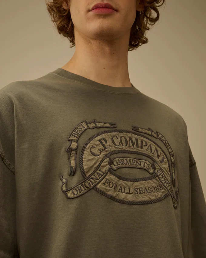 Kurzärmeliges, kastenförmiges Logo-Hemd aus 20/1-Jersey