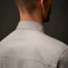Langärmliges Hemd mit Knopfleiste aus Gabardine der Metropolis Series