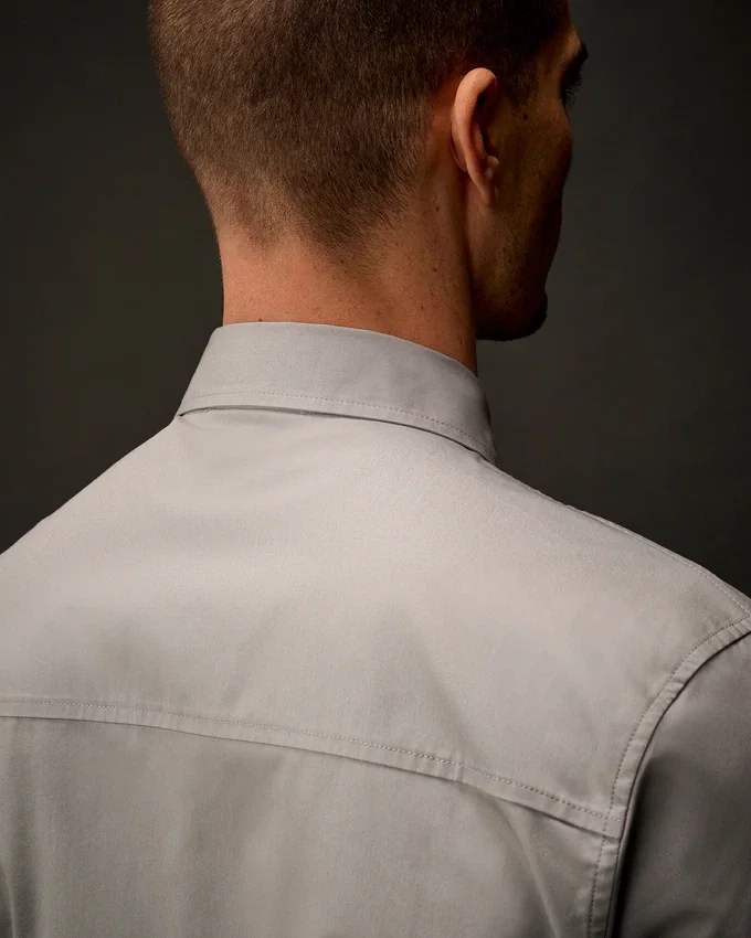 Langärmliges Hemd mit Knopfleiste aus Gabardine der Metropolis Series