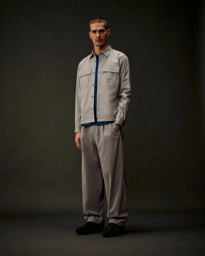 Langärmliges Hemd mit Knopfleiste aus Gabardine der Metropolis Series