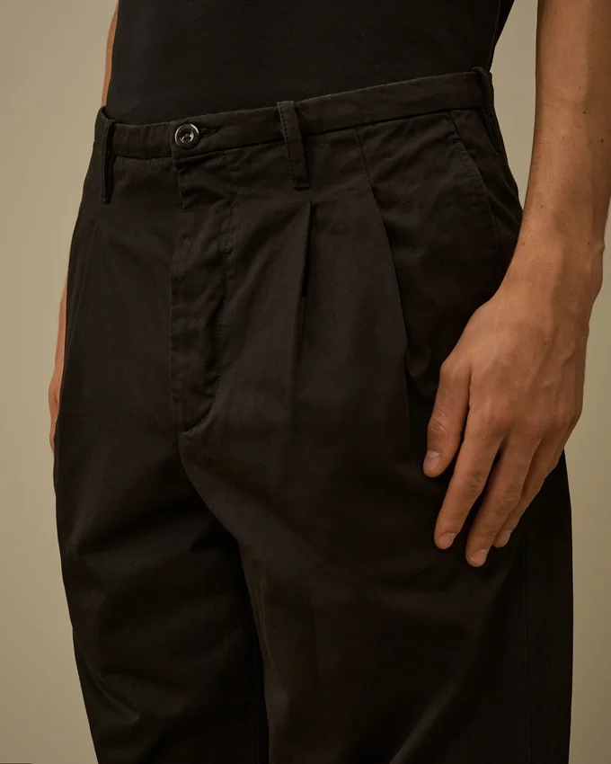 Lockere Hose aus Baumwollgabardine