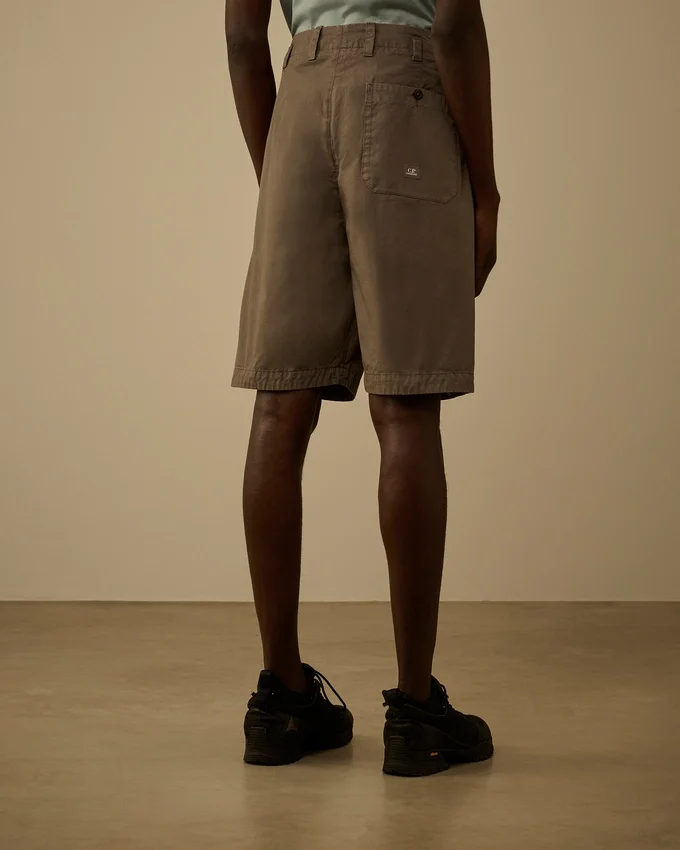 Lockere Pinces-Shorts aus Baumwollgabardine