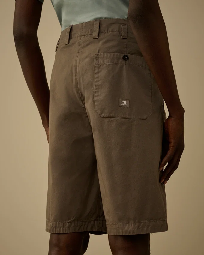 Lockere Pinces-Shorts aus Baumwollgabardine