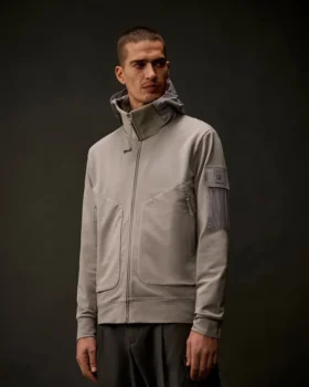 Metropolis Series: Kapuzen-Sweatshirt aus Stretch-Fleece