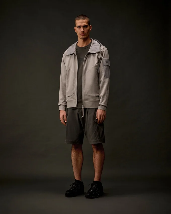 Metropolis Series: Kapuzen-Sweatshirt aus Stretch-Fleece