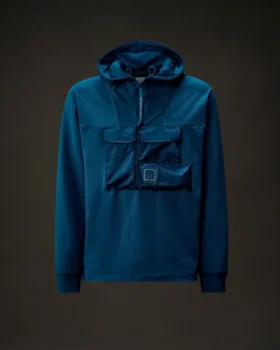 Metropolis Series: Kapuzen-Sweatshirt aus Stretch-Fleece mit halbem Reißverschluss