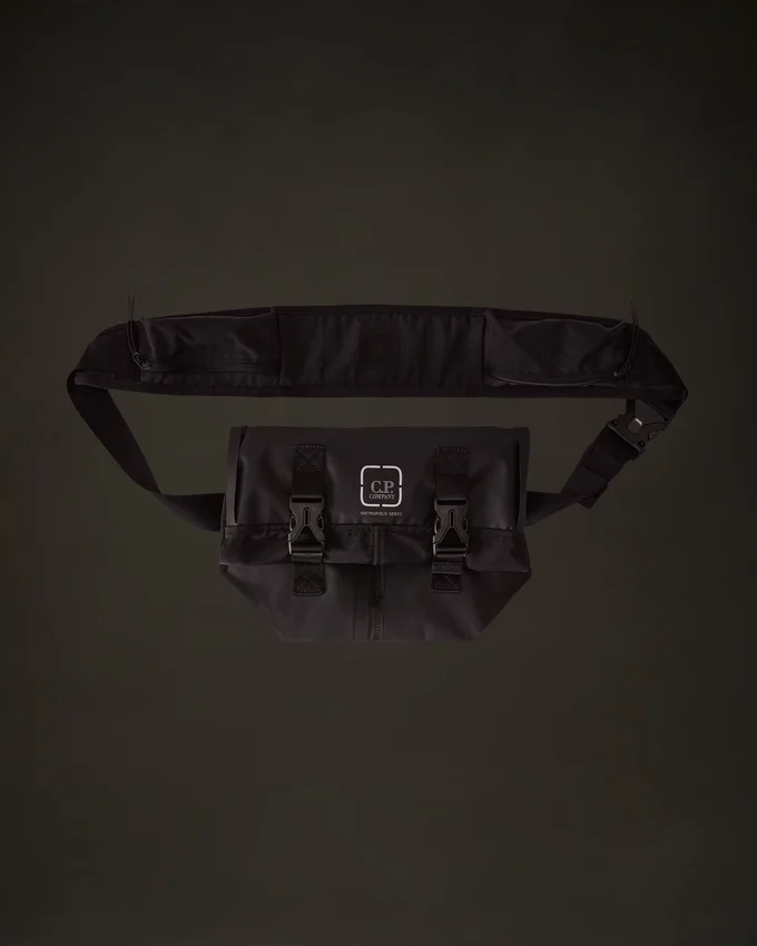 Metropolis Series: Kombinierbarer Rucksack mit gummierten Emblemen