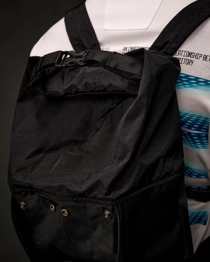 Metropolis Series: Kombinierbarer Rucksack mit gummierten Emblemen