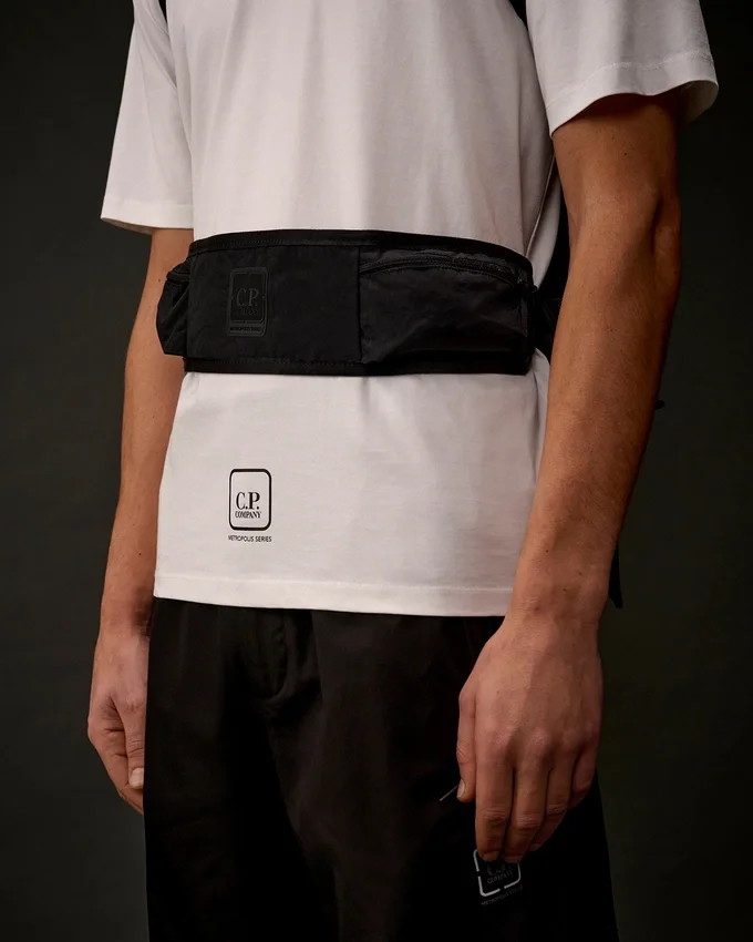Metropolis Series: Kombinierbarer Rucksack mit gummierten Emblemen