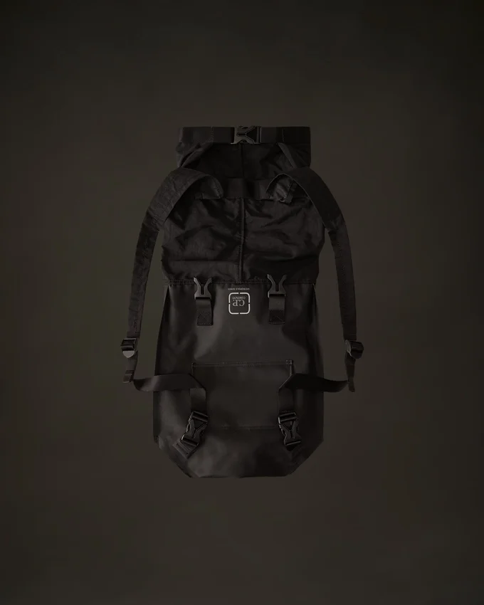 Metropolis Series: Kombinierbarer Rucksack mit gummierten Emblemen