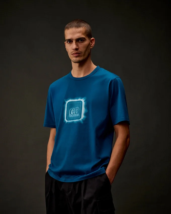 Metropolis Series: Kurzarm-T-Shirt aus merzerisiertem Jersey mit Emblem