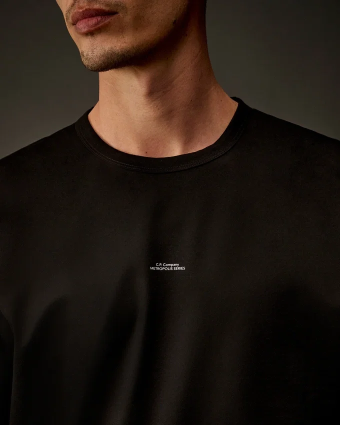 Metropolis Series: Kurzarm-T-Shirt aus merzerisiertem Jersey mit Logo auf der Brust