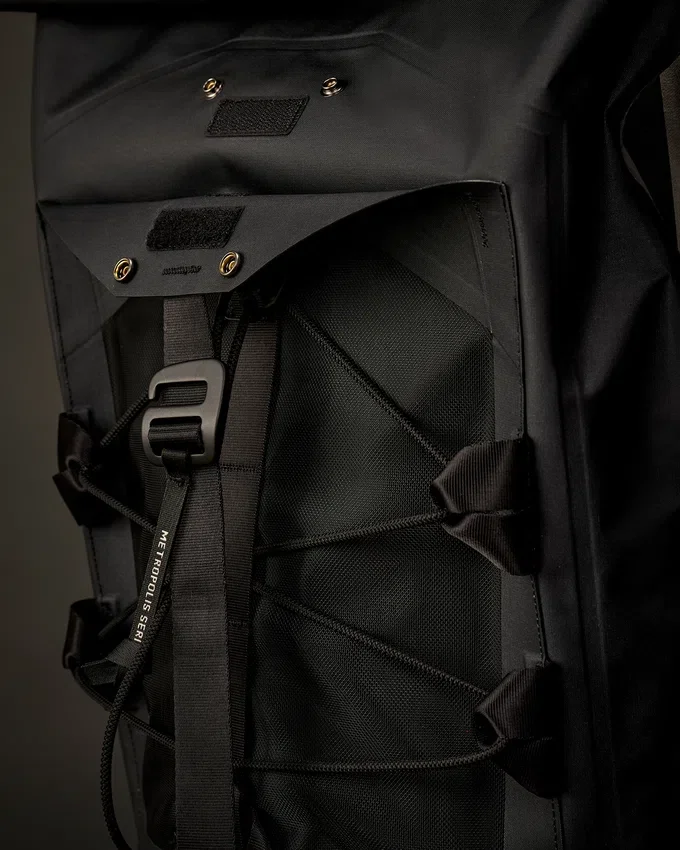 Metropolis Series: Rucksack mit gummierten Applikationen