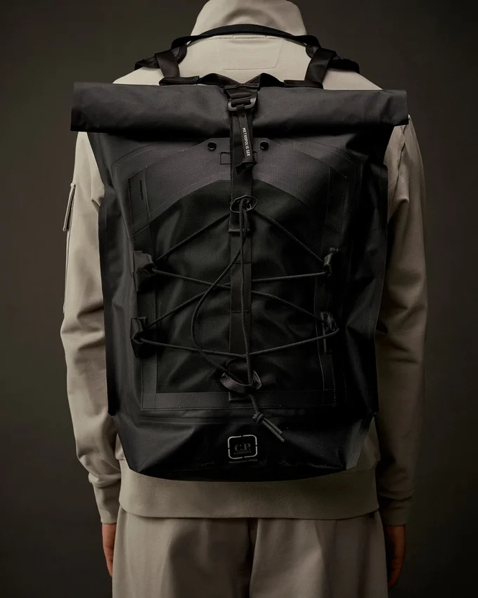 Metropolis Series: Rucksack mit gummierten Applikationen