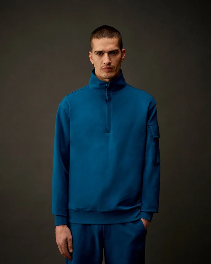 Metropolis Series: Sweatshirt aus Stretch-Fleece mit halbem Reißverschluss