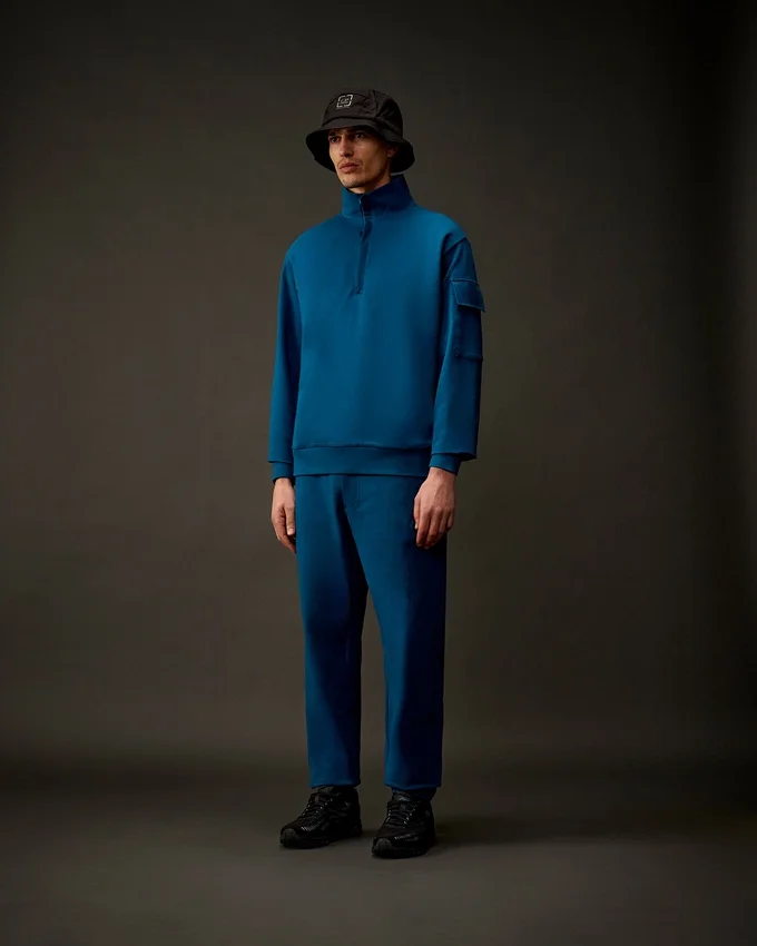 Metropolis Series: Sweatshirt aus Stretch-Fleece mit halbem Reißverschluss