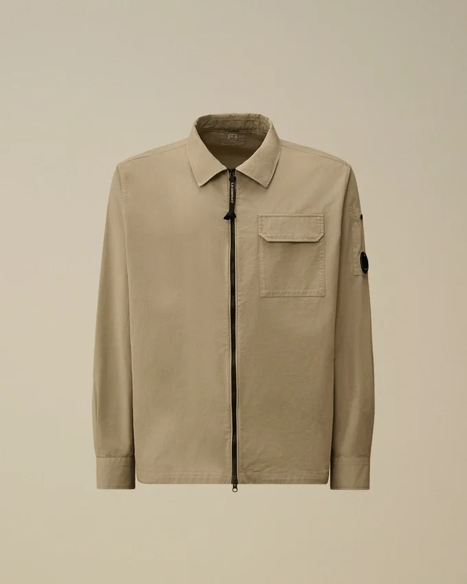 Overshirt aus Bio-Gabardine mit Reißverschluss und Lens-Fach