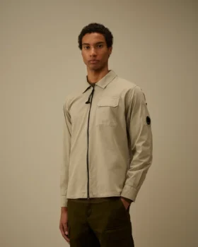 Overshirt aus Bio-Gabardine mit Reißverschluss und Lens-Fach