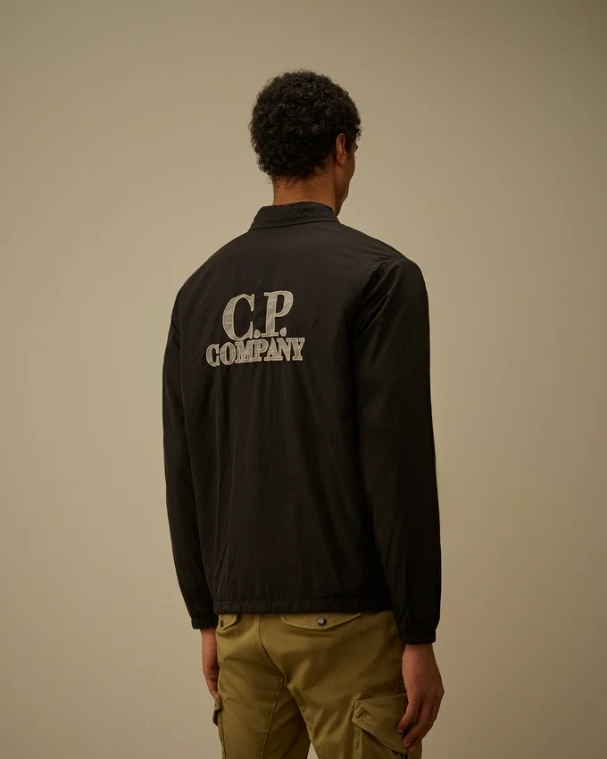 Overshirt mit Reißverschluss und Chrome-R-Grafik