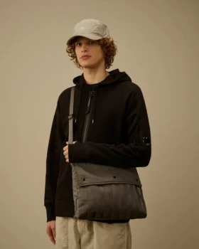 Schultertasche mit Fischgrätenmuster