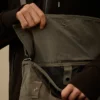 Schultertasche mit Fischgrätenmuster