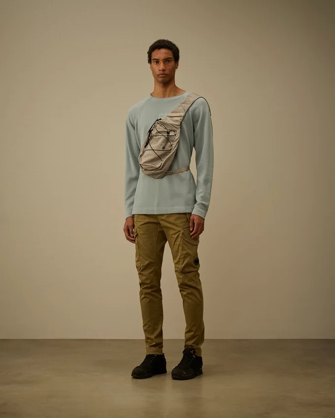 Schweres, pigmentgefärbtes Sweatshirt mit Stehkragen aus Piqué