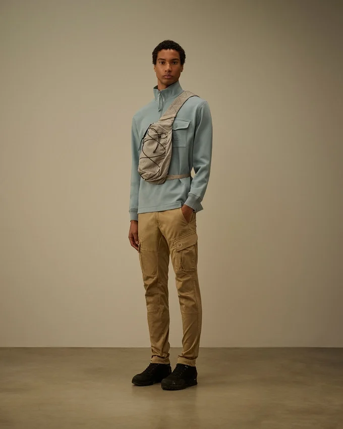 Sweatshirt mit halbem Reißverschluss aus diagonal gewebtem, aufgerautem Fleece