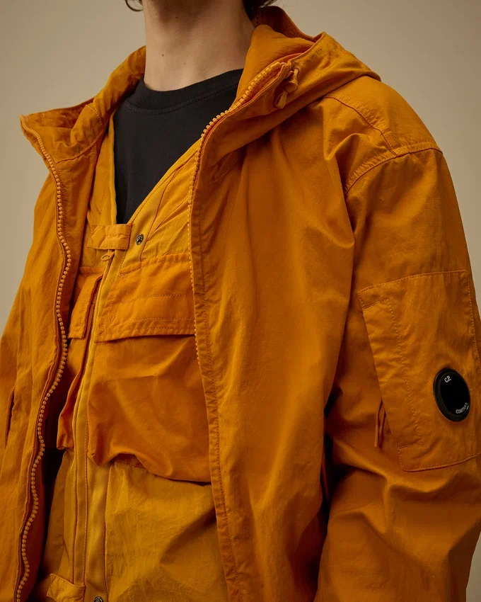 Twill-Kapuzenjacke mit Lens-Technologie