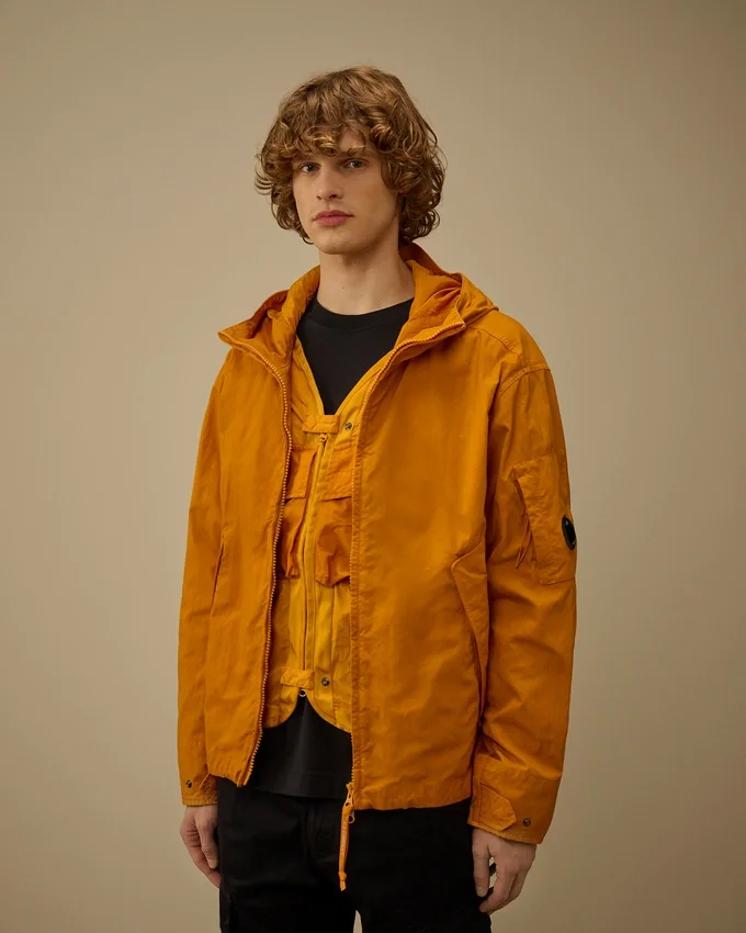 Twill-Kapuzenjacke mit Lens-Technologie
