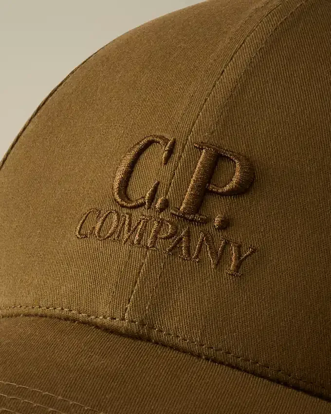 U16 Gabardine-Kappe mit Gläsern